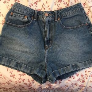 Forever 21 high wasted denim mom jeans!